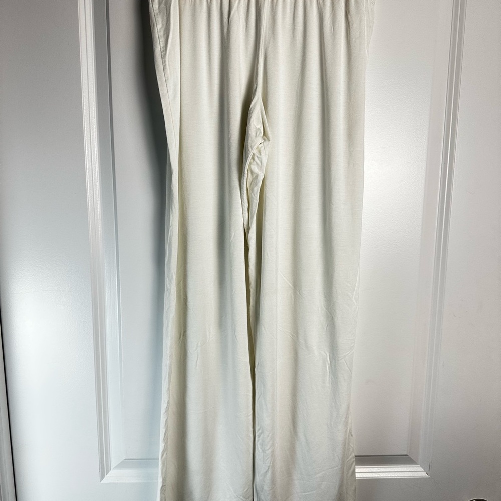 Eberjey Women’s Pajama Set – Size Medium - Picture 14 of 14